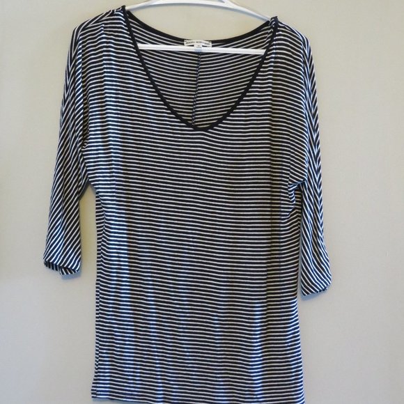 Zenana Outfitters Parisian Striped V-Neck - Size M - Picture 1 of 2